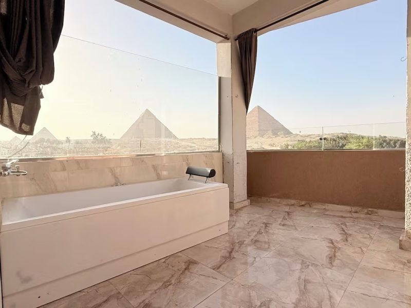 Luxury Hot Tub Room With Panoramic Pyramids View & Terrace