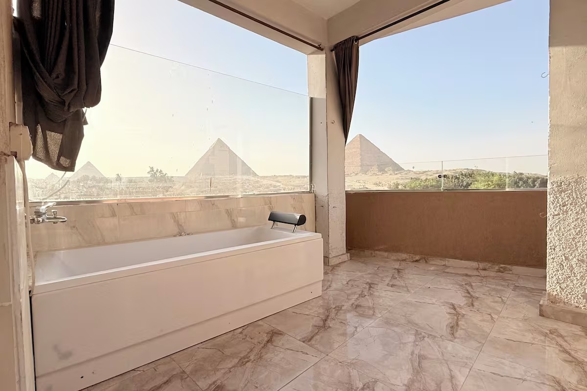 Luxury Hot Tub Room